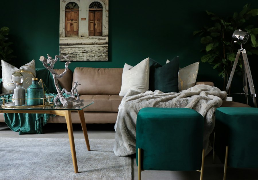 Sillón decorado para la mesa de novios en una ceremonia
